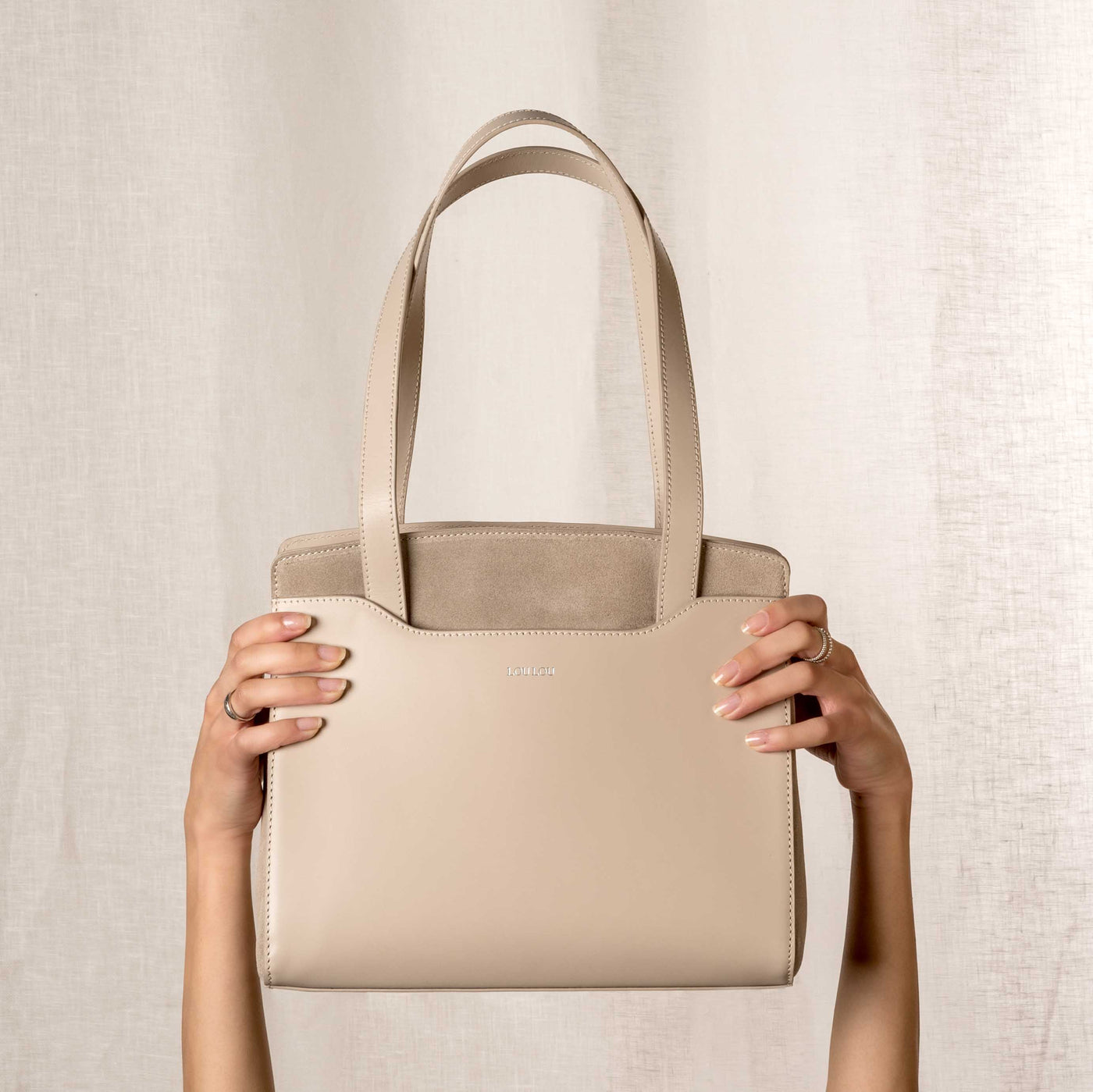 wol wit tas, creme tas, loulou tas, by loulou, loulou essentiels, wintercollectie, dutchdesign, fair fashion, leather bags, duurzaam, sustainable