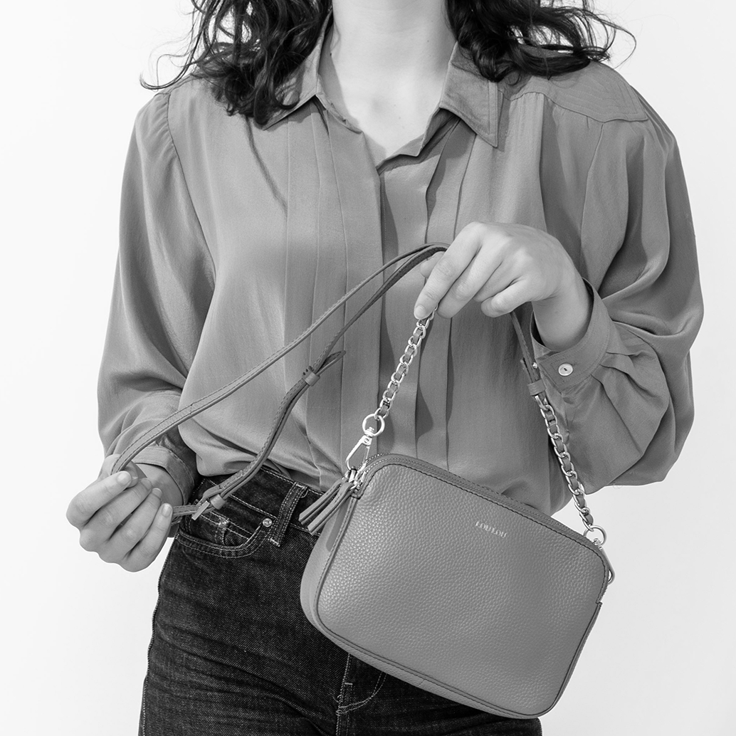 LouLou Essentiels ZOË Black – RFID Crossbodytas